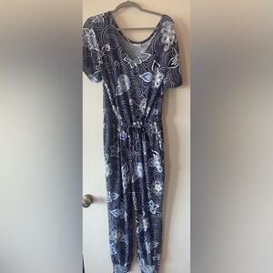 Jumpsuit in fun pattern for summer